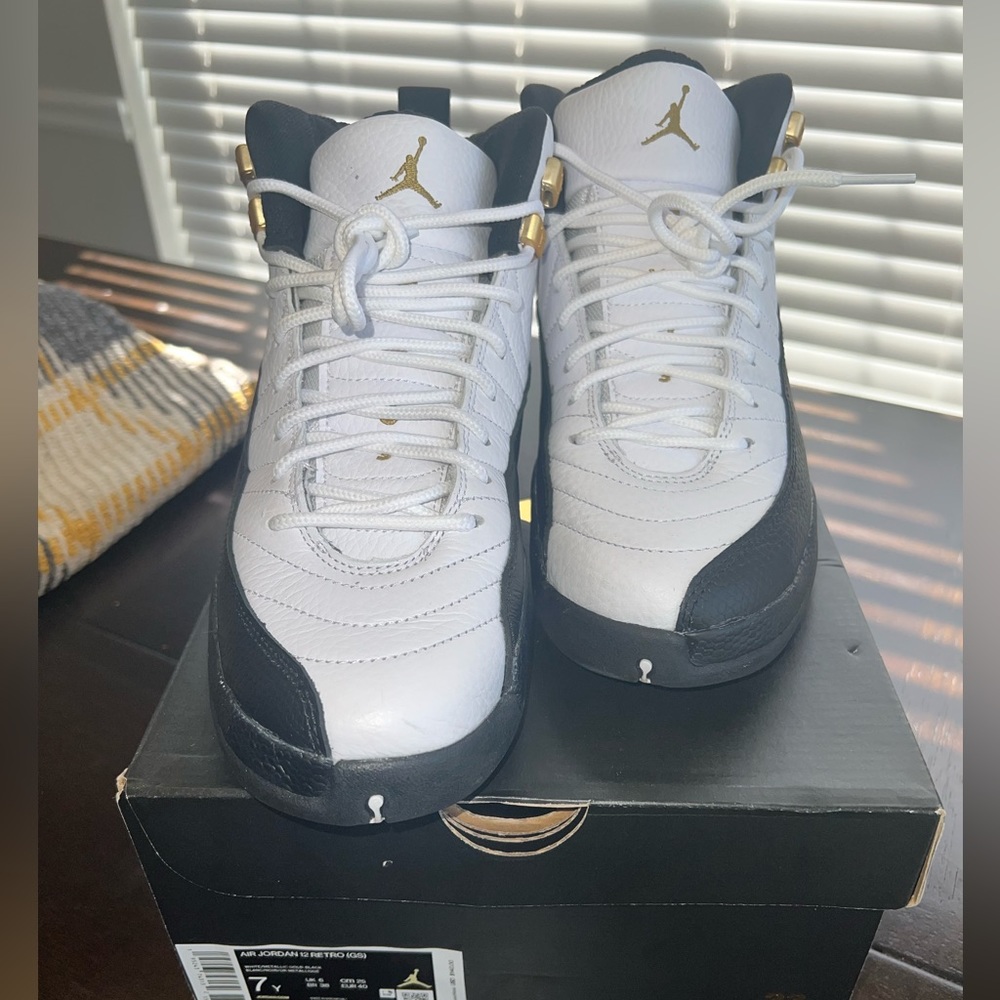 Air Jordan Taxi 12 Retro (Grade School)